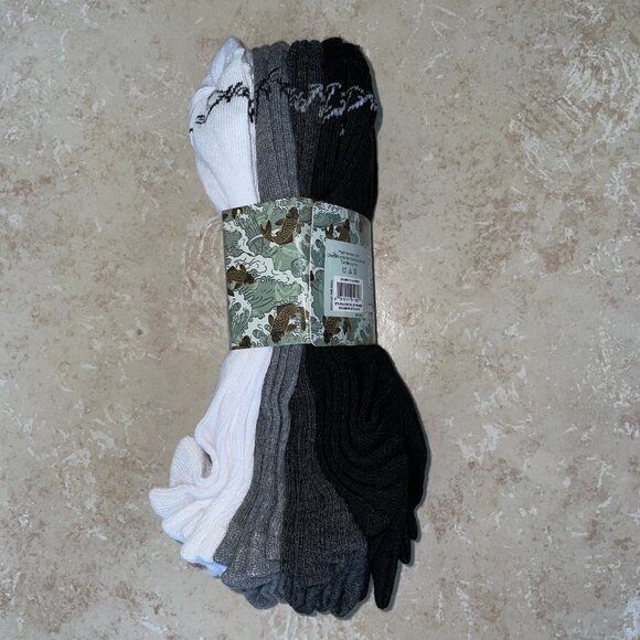 ADULT ED HARDY 10 PAIR LOW CUT WHITE BLACK & GREY SOCKS NEW - Picture 3 of 4